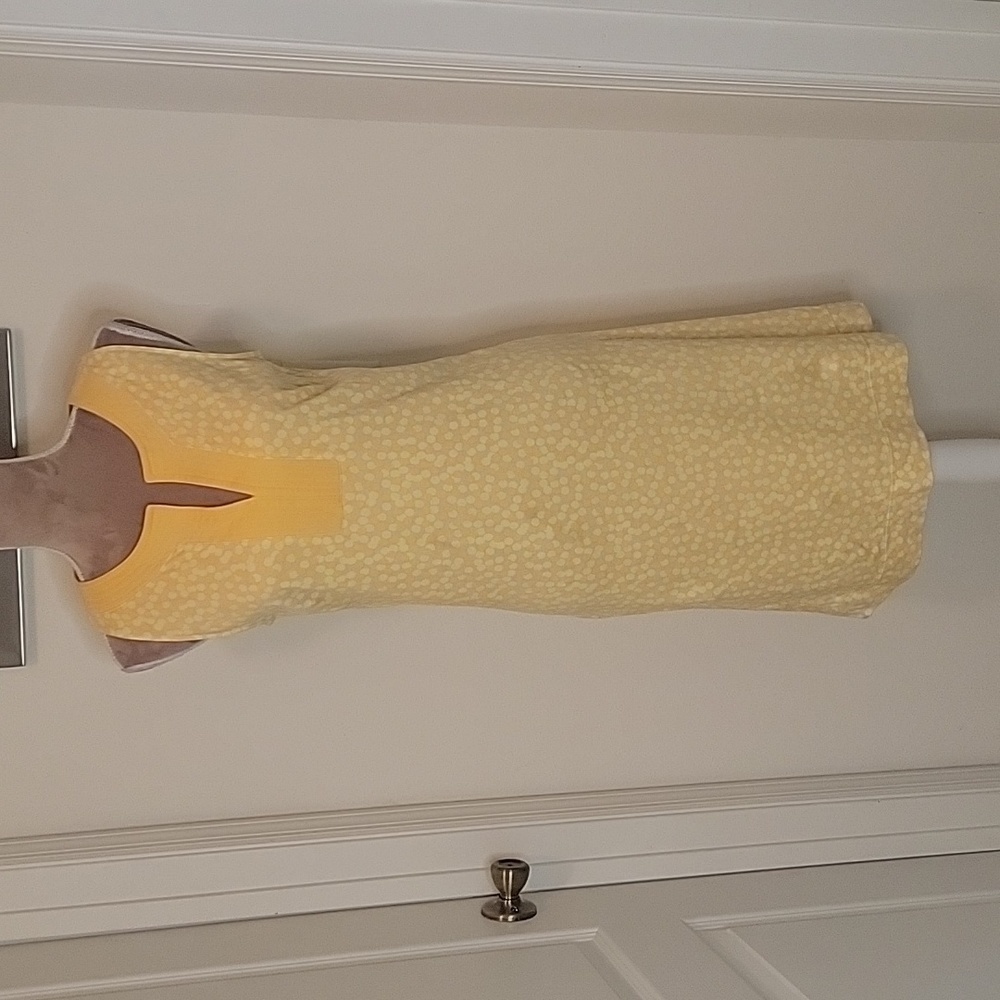 New York & Company, Size M, Sleeveless Yellow Polkadot Dress. EUC!